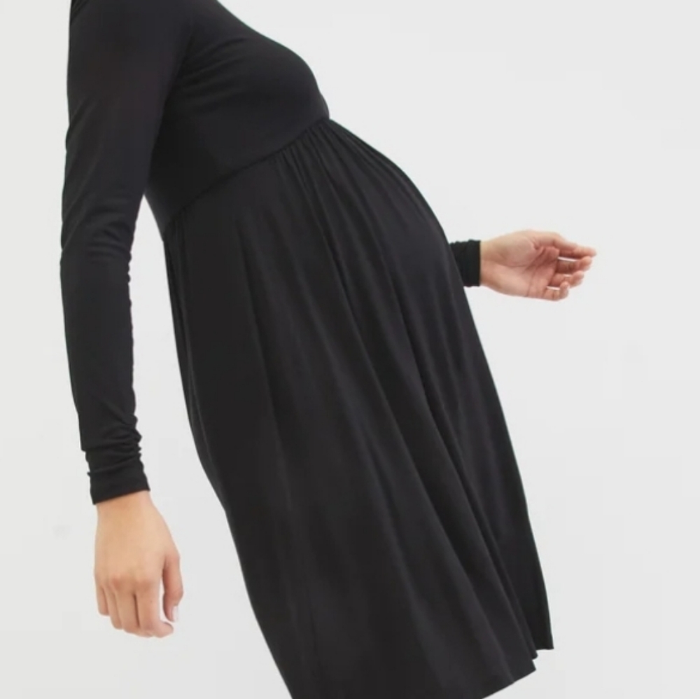 New with tags Motherhood Maternity Green Turtleneck Fit n Flair Dress Sz. Large